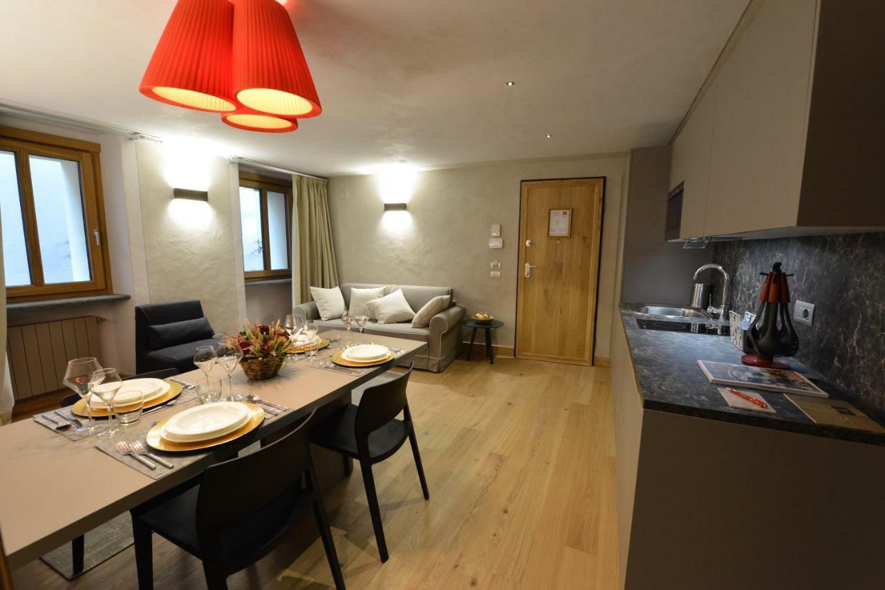 Le Reve Charmant Apartments - Via Sant'Orso,2 Aosta Luaran gambar